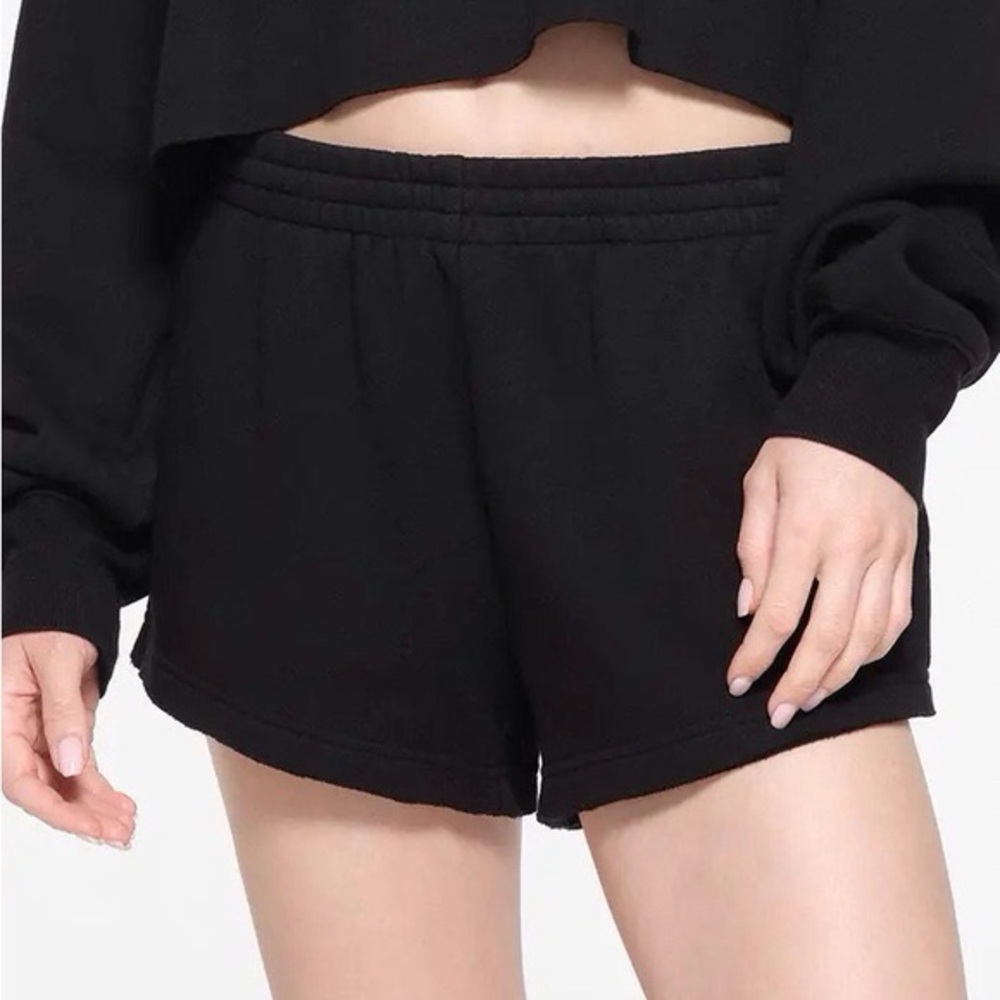 Skims Classic Cotton Fleece Shorts in Onyx